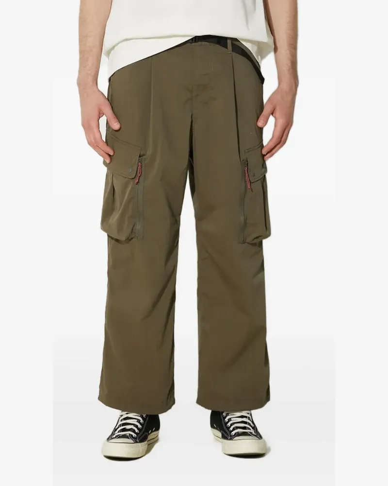 Nanga Hose mit aufgesetzter Tasche - Grün Grün
