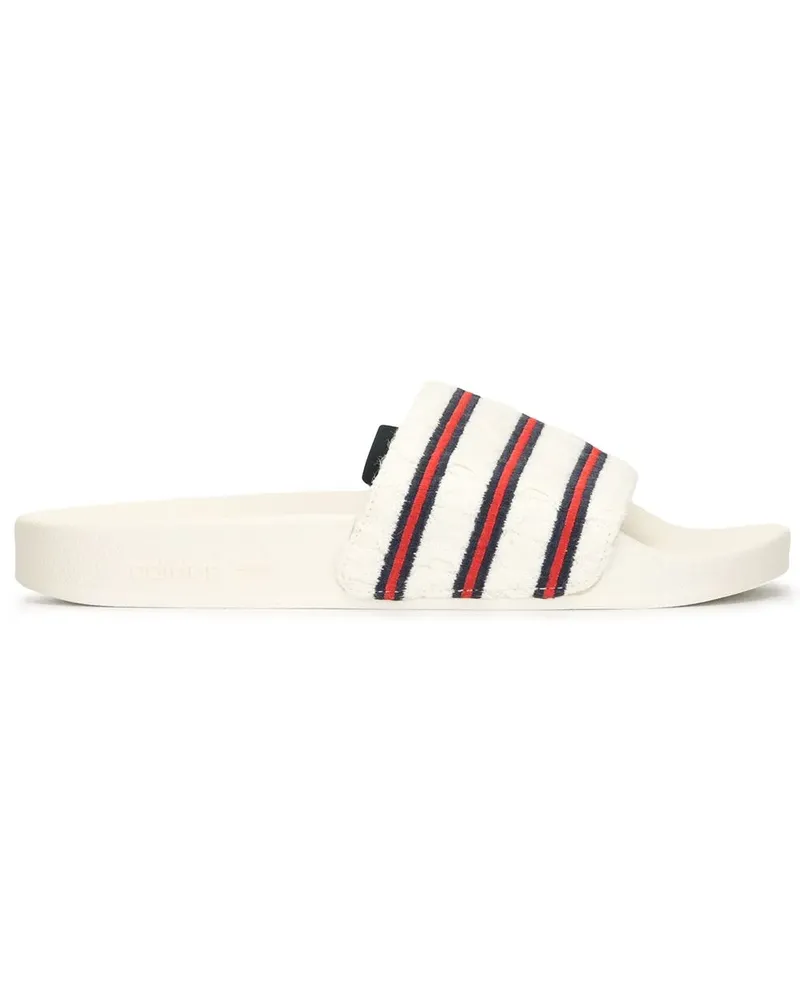 adidas Adilette Pantoletten mit Zopfmuster - Weiß Weiß