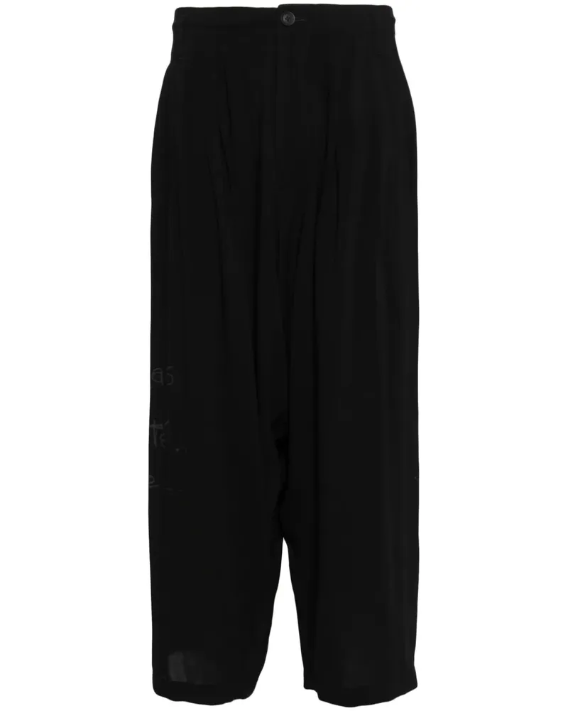 Yohji Yamamoto Cropped-Samthose mit grafischem Print - Schwarz Schwarz