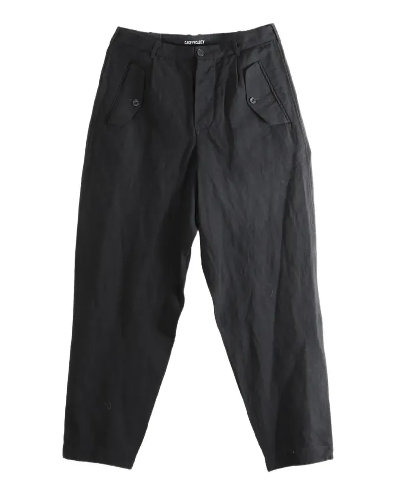 Casey Casey pleated-detail button-flap trousers - Schwarz Schwarz