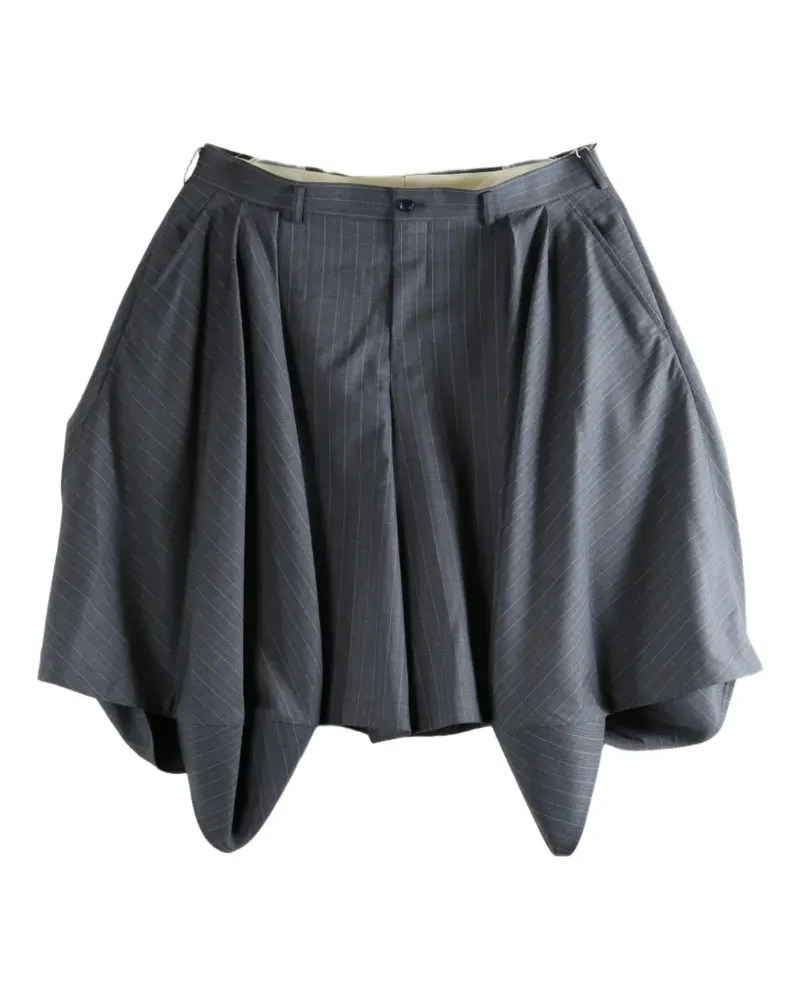 Comme des Garçons pinstripe-pattern draped shorts - Grau Grau