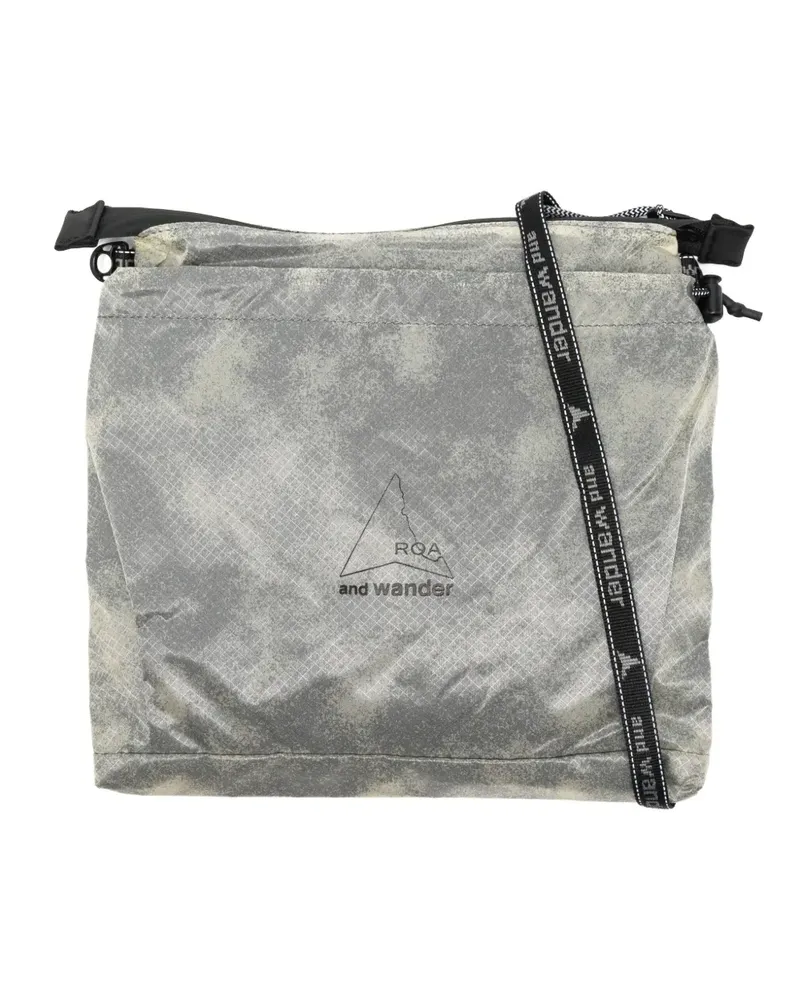 and wander x Roa Sil Schultertasche - Grau Grau