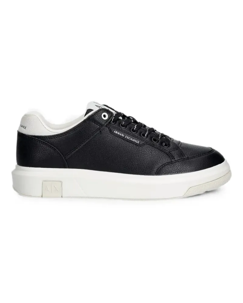 Armani Exchange logo-patch pebbled sneakers - Schwarz Schwarz