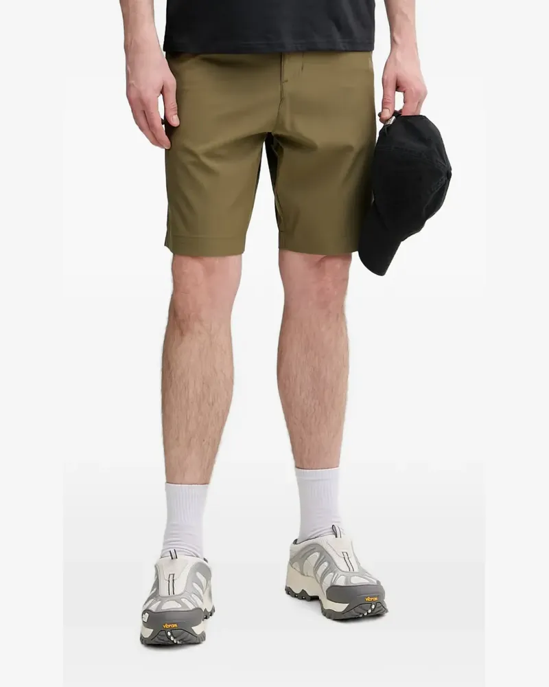 Oakley logo-print chino shorts - Grün Grün
