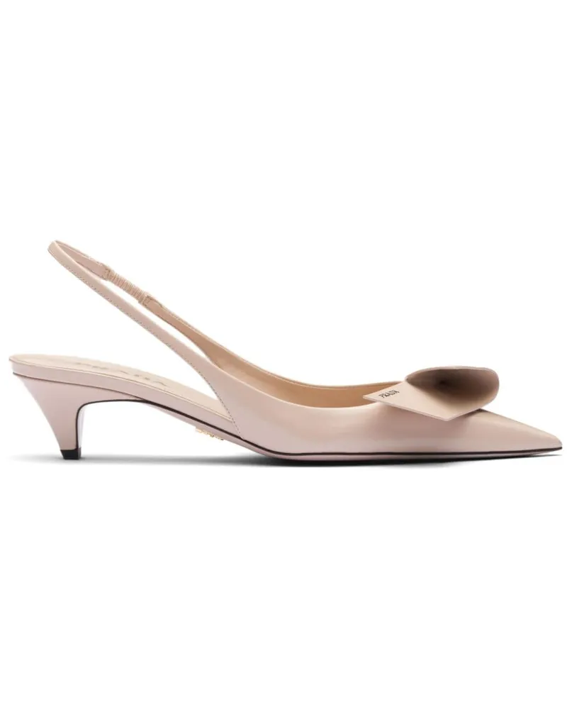 Prada Pumps mit spitzer Kappe Nude