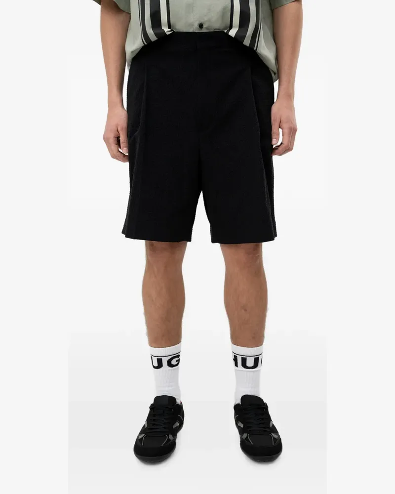HUGO BOSS seersucker-textured pleated shorts - Schwarz Schwarz