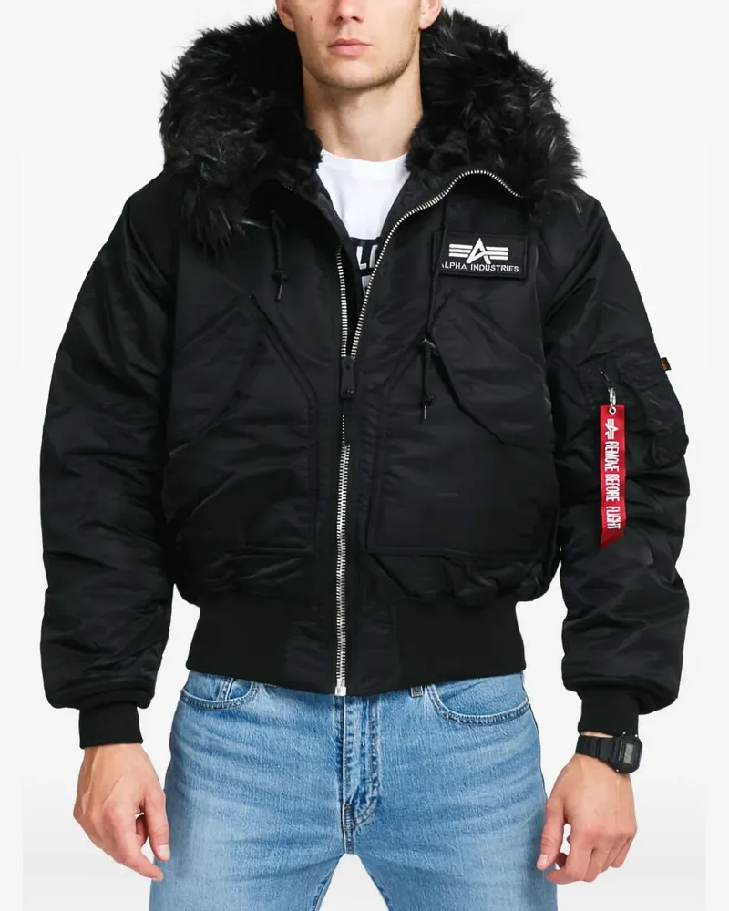 Alpha Industries Kapuzenjacke aus Faux Fur - Schwarz Schwarz