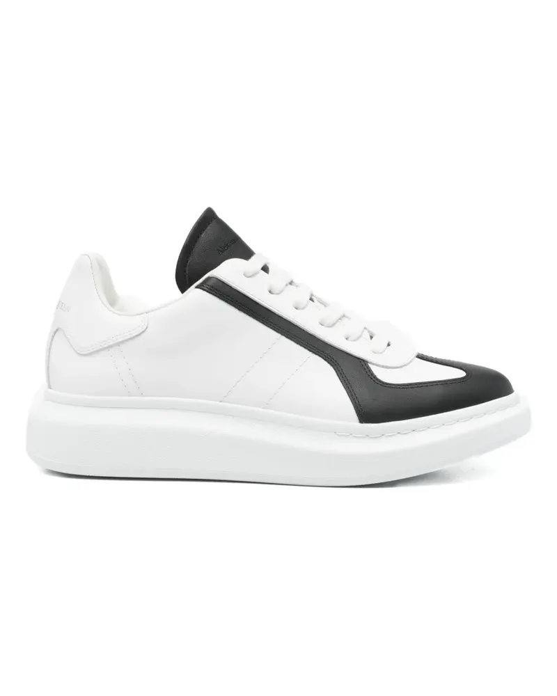 Alexander McQueen Oversized lace-up low-top sneakers - Weiß Weiß
