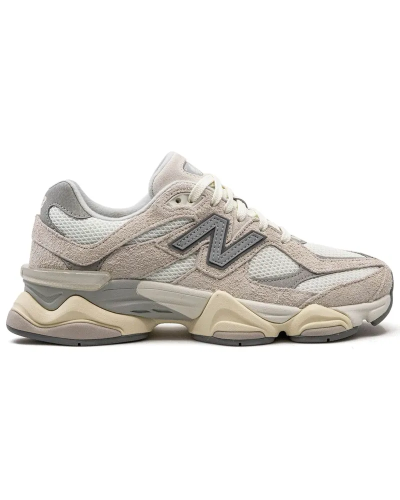 New Balance 9060 Sneakers aus Wildleder - Nude Nude
