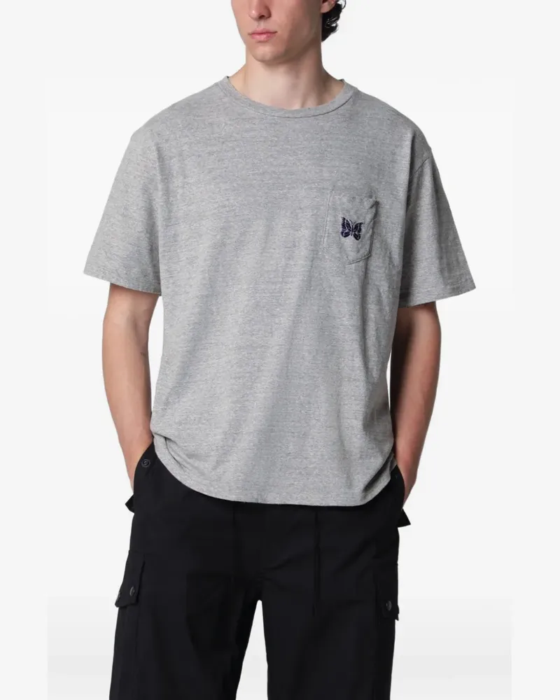 NEEDLES butterfly-embroidered pocket T-shirt - Grau Grau