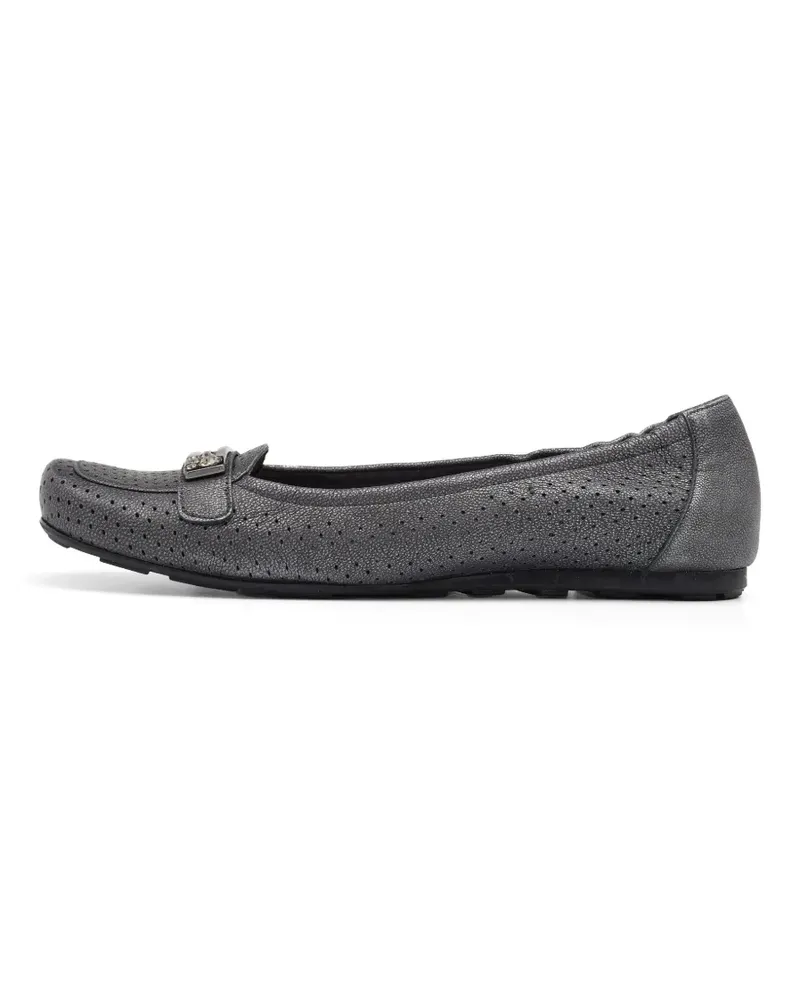 Stuart Weitzman perforated crystal-embellished loafers - Grau Grau
