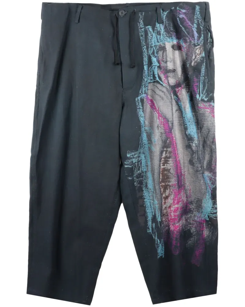 Yohji Yamamoto Tapered-Bundfaltenhose mit Print - Schwarz Schwarz
