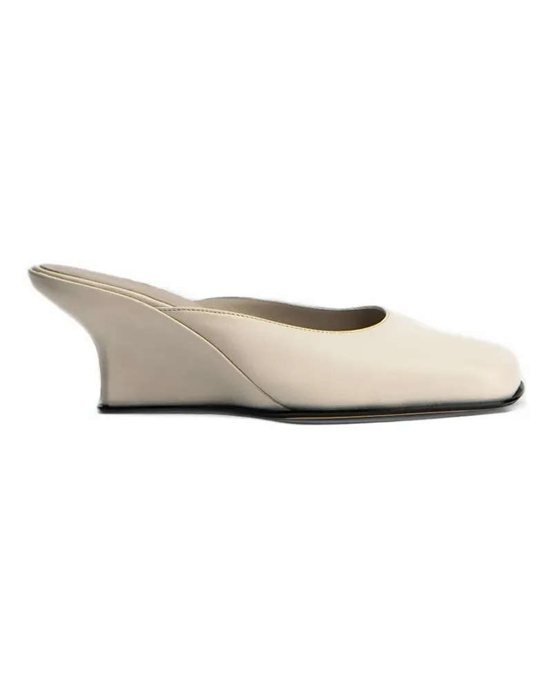 by FAR Caroo closed-toe wedge mules - Weiß Weiß