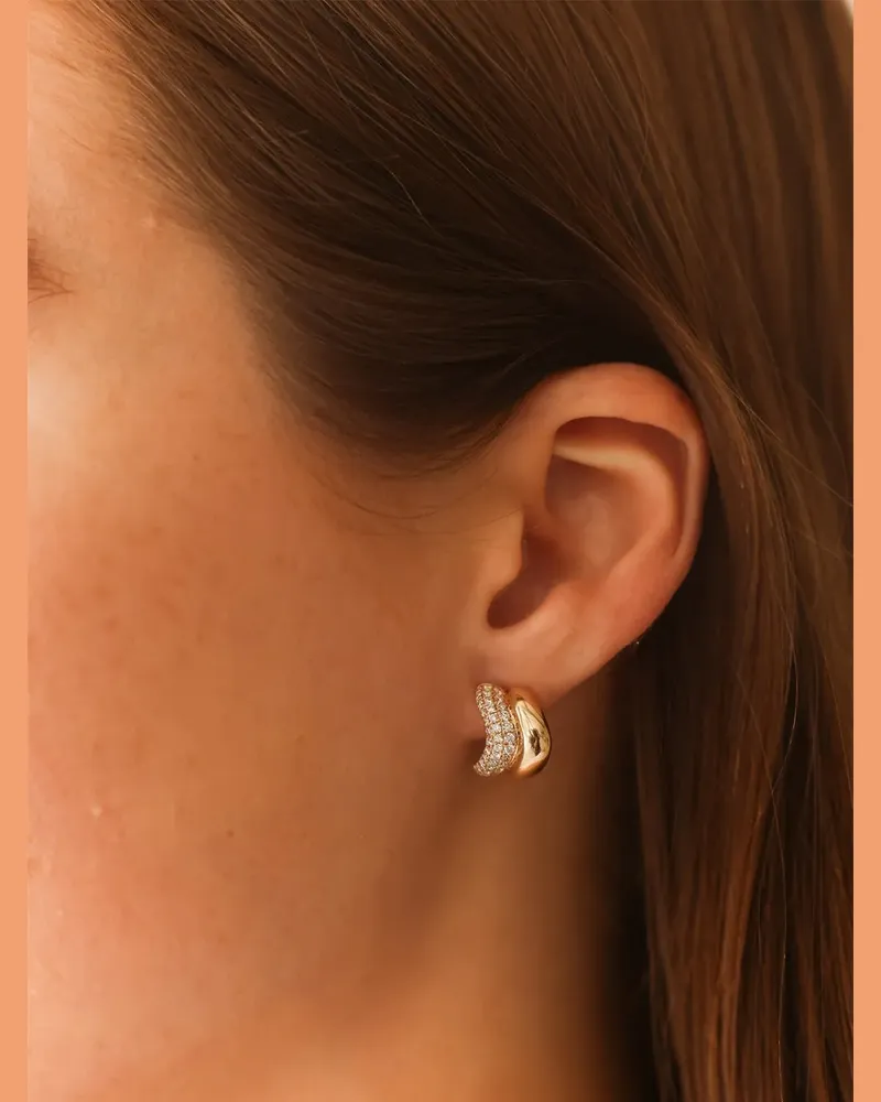 Dana Rebecca Designs Cynthia Rose diamond huggie earrings - Rosa Rosa