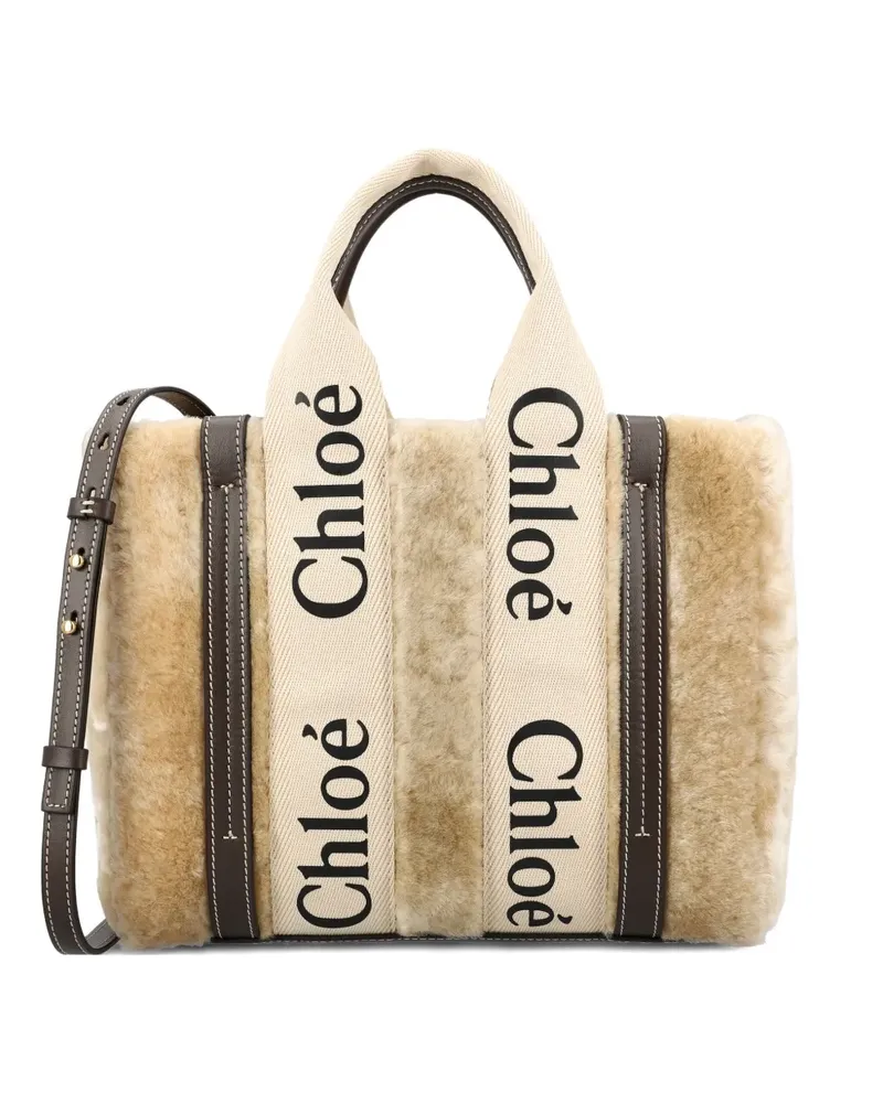 Chloé shearling logo-plaque tote bag - Nude Nude