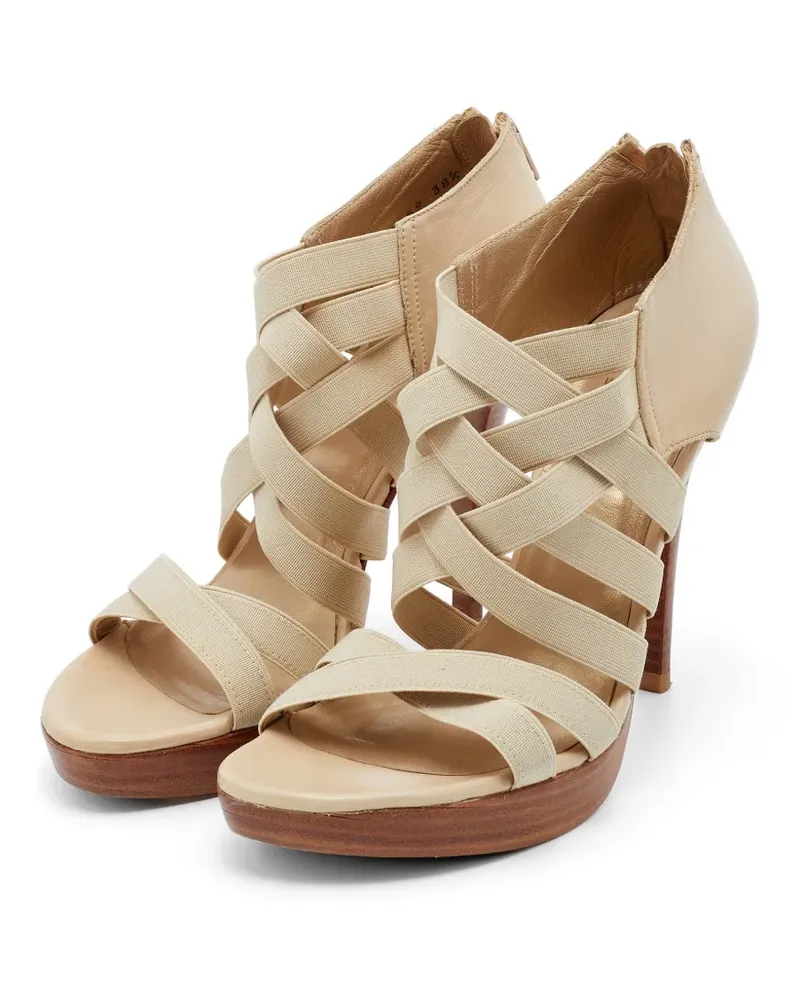 Stuart Weitzman Sandalen mit überkreuzten Riemen - Nude Nude