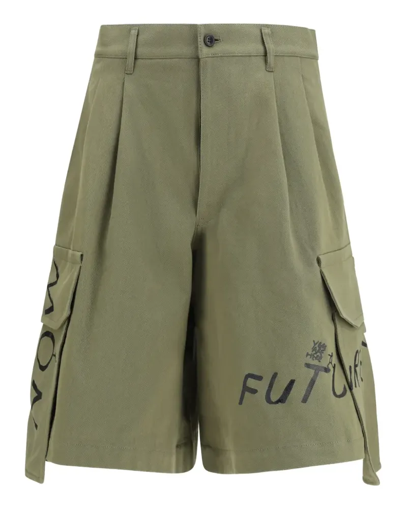 Comme des Garçons x Dan Perjovschi slogan-print cargo shorts - Grün Grün