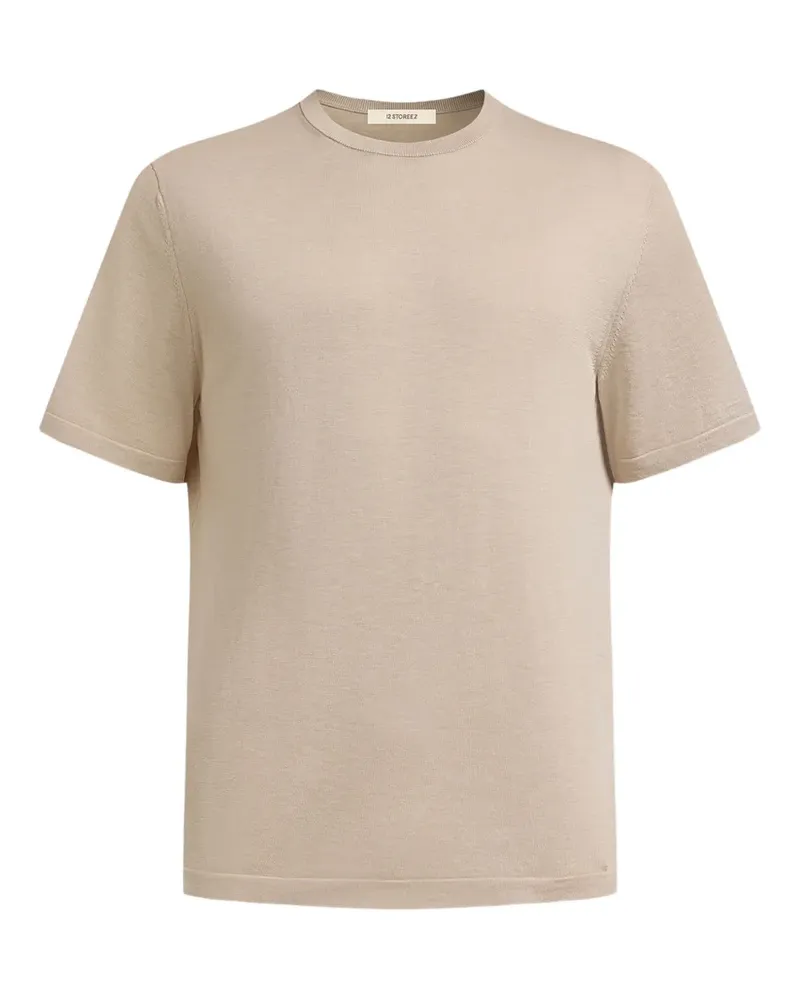 12 STOREEZ Klassisches T-Shirt - Nude Nude