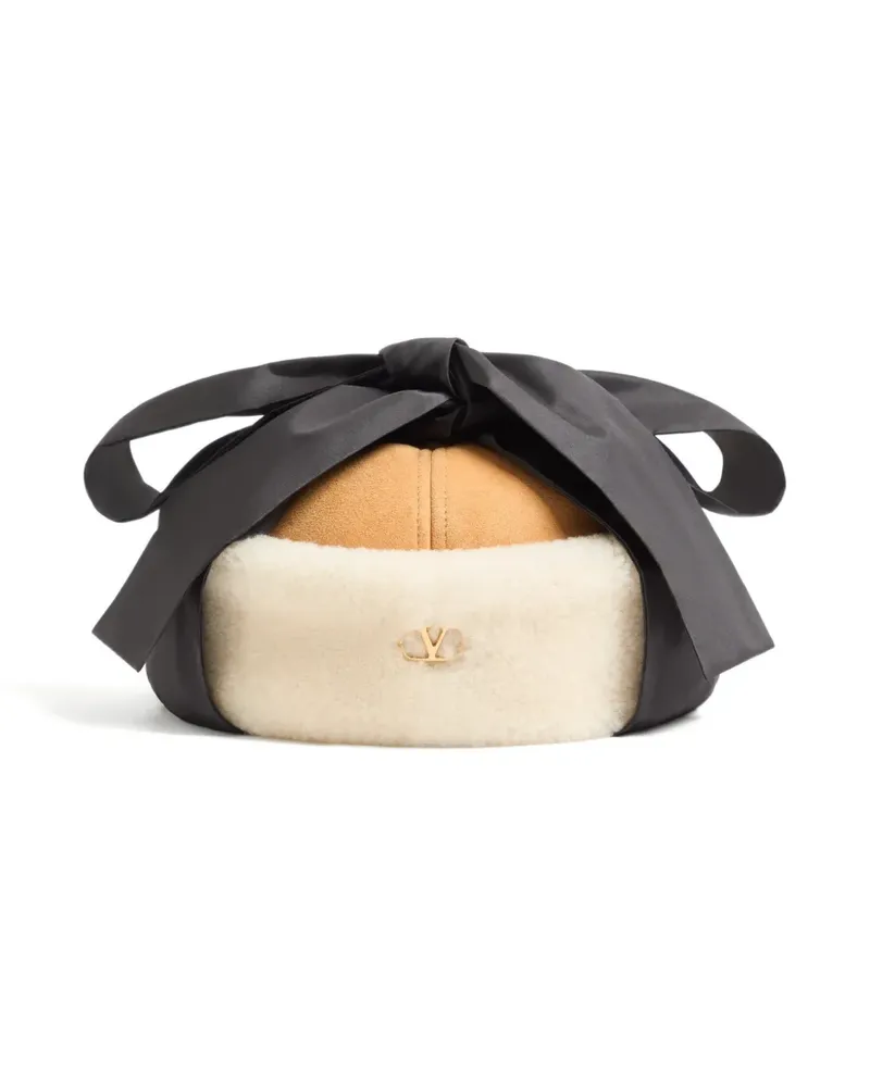 Valentino Garavani Vlogo Signature shearling cap - Nude Nude