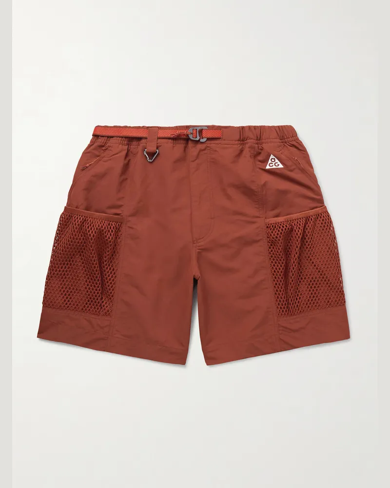Nike ACG Snowgrass gerade geschnittene Shorts aus Nylon mit Mesh-Besatz und Gürtel Rot