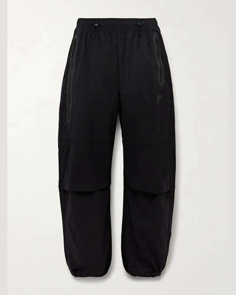 Nike Tech gerade geschnittene Hose aus einer Nylon-Mischung mit Kordelzugbund Schwarz