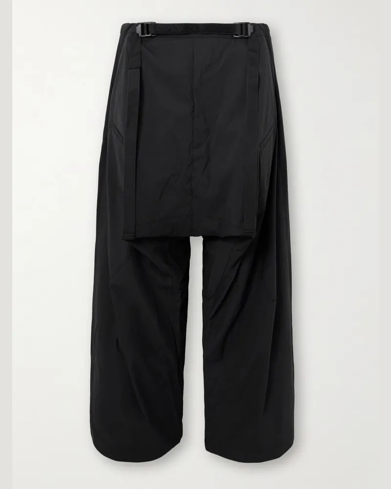 ACRONYM P30BL weit geschnittene Cargohose aus „Encapsulated Nylon“-Material mit Gürtel Schwarz