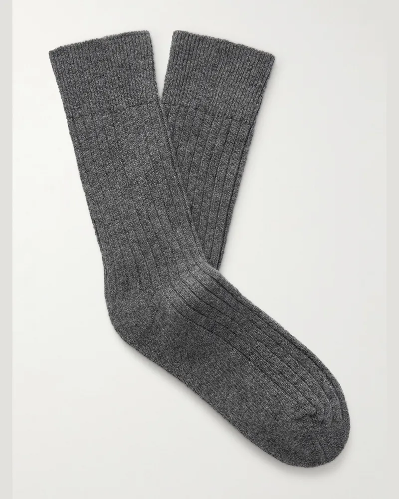 The Elder Statesman Ribbed Cashmere Socks Gray
