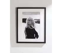 1967 Bardot Poses – Gerahmter Fotodruck, 41 x 51 cm