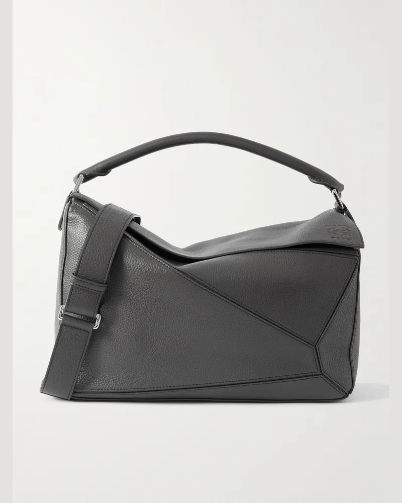 Loewe Puzzle Edge Large Umhängetasche aus vollnarbigem Leder mit Logoprägung Grau
