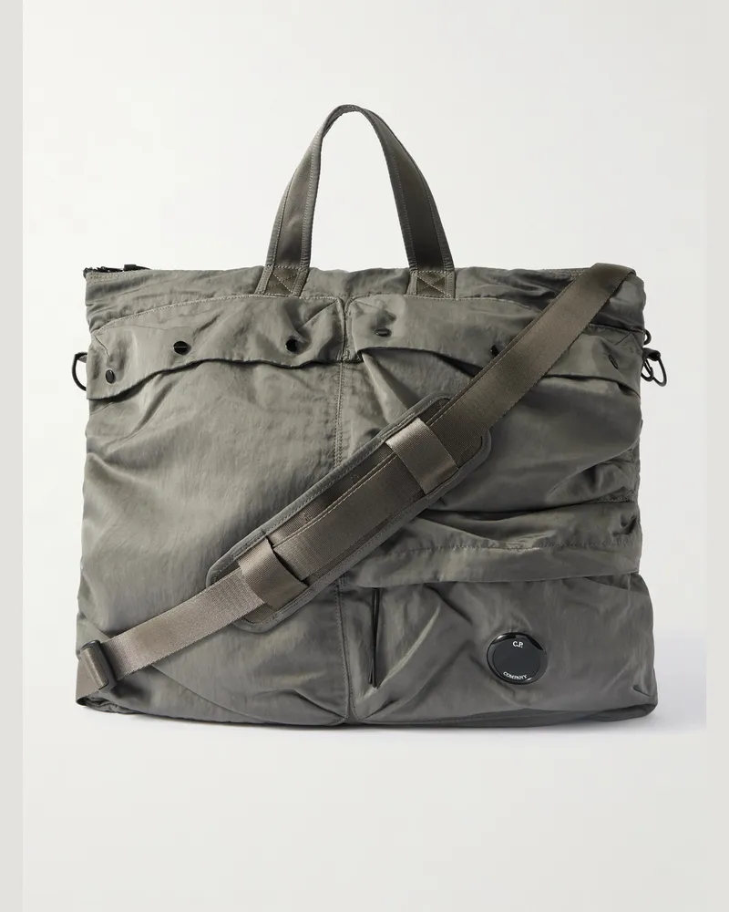 C.P. Company Tote aus „Nylon B“-Material mit Logoapplikation in Stückfärbung Grau