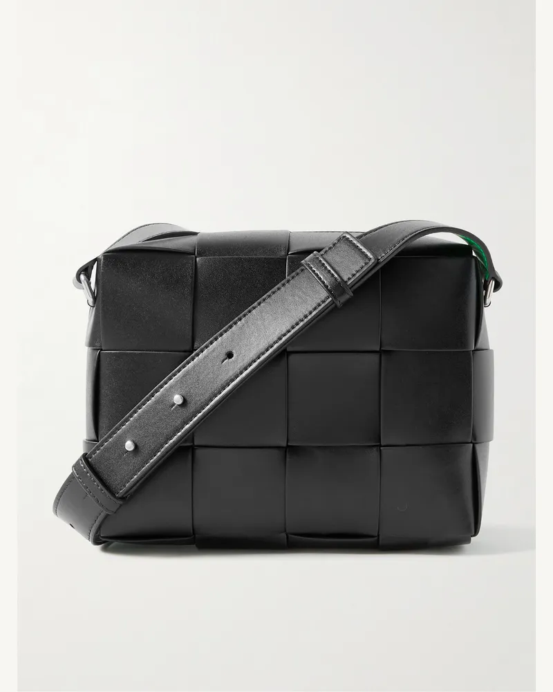 Bottega Veneta Cassette kleine Kameratasche aus Intrecciato-Leder Schwarz
