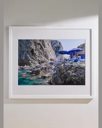 Sonic Editions Da Luigi ai Faraglioni – Gerahmter Fotodruck, 2022, 51 x 61 cm Weiß