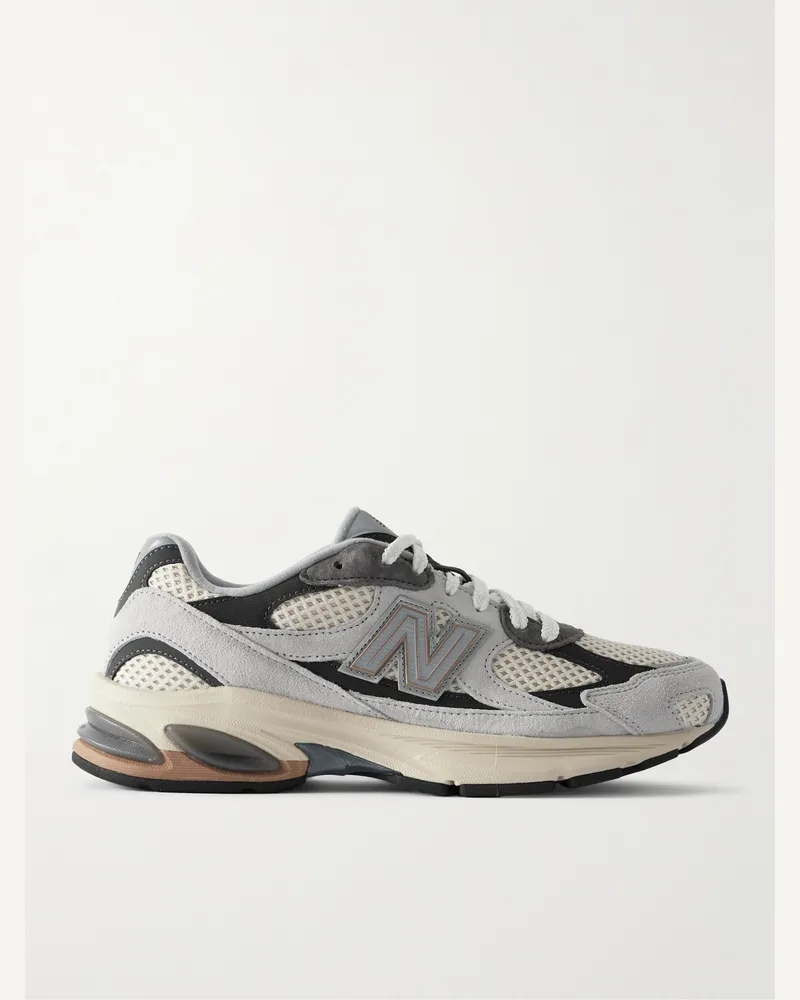 New Balance Sneakers aus Mesh und Veloursleder mit Lederbesatz Grau