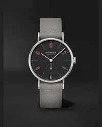 NOMOS Glashütte Tangente 38 Date Dunkelbunt – 37,5 mm Uhr aus Edelstahl mit Handaufzug und Textilarmband in limitierter Auflage, Ref.-Nr.: 179.S29 Schwarz