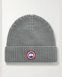 Canada Goose Beanie aus Wolle in Rippstrick mit Logoapplikation Grau