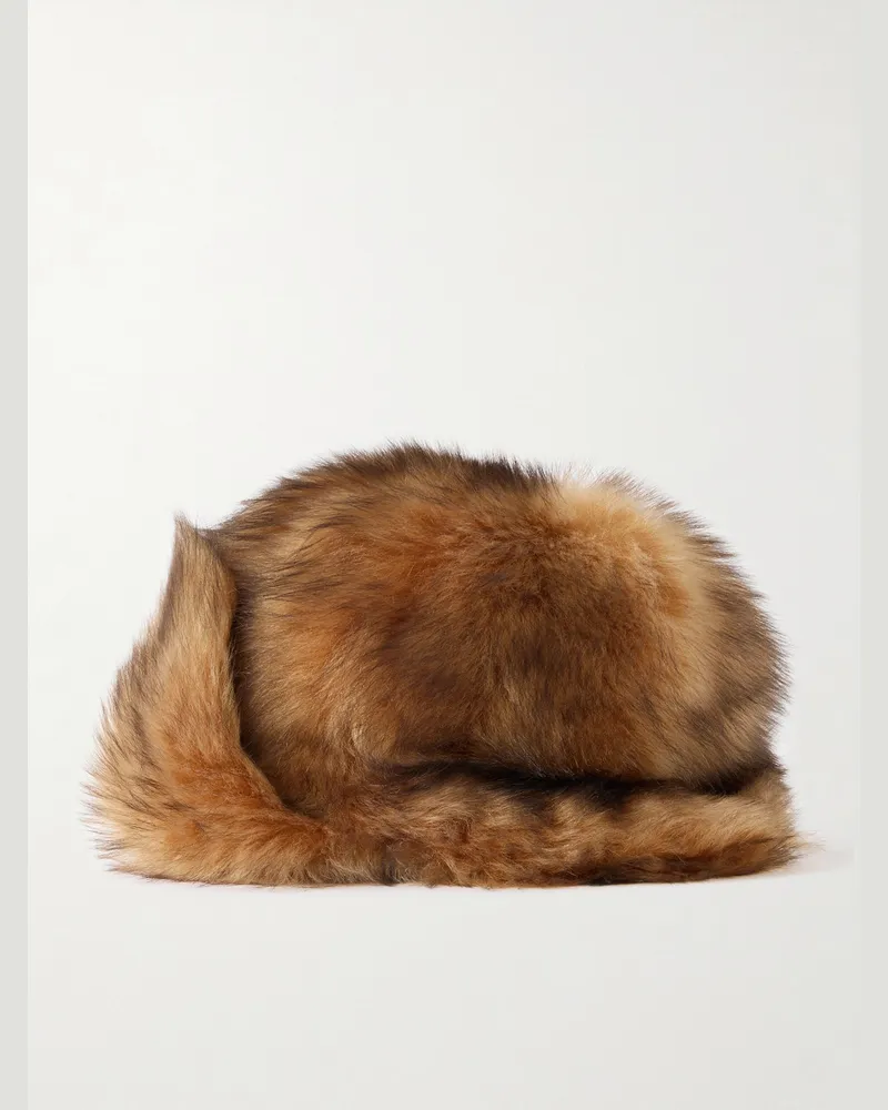 Celine Chapka Mütze aus Shearling mit Logoprägung Braun