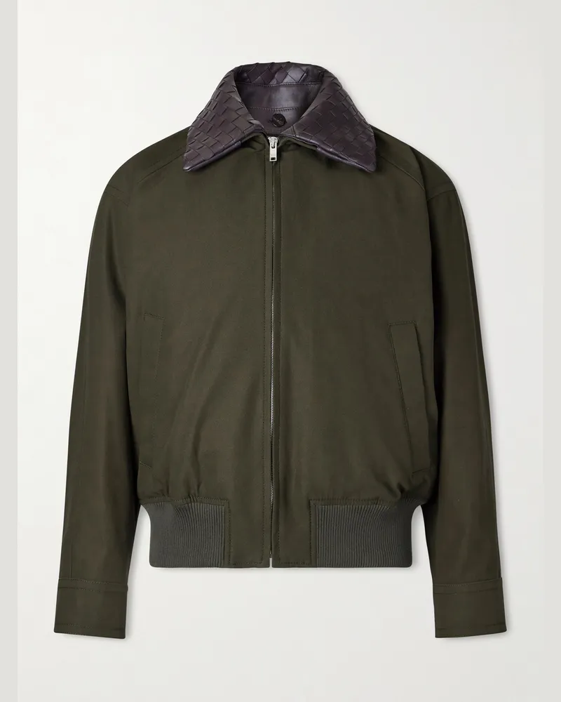 Bottega Veneta Blouson aus Baumwoll-Twill mit Besatz aus Intrecciato-Leder Grün
