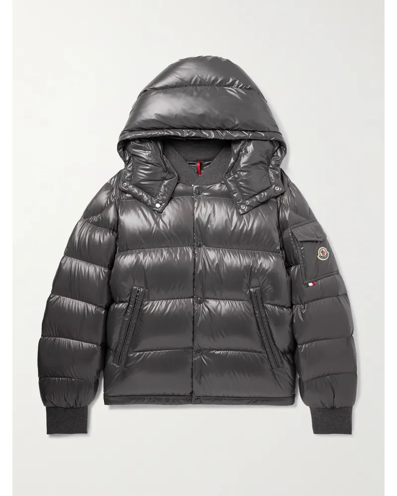 Moncler Maljasset schmal geschnittene Daunenjacke aus gestepptem „Nylon Laqué“ mit Kapuze Grau