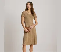 Kleid mit Zopf- und Rippenstrickmuster