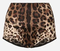 Ein Leoprint Veredelt Die Unverwechselbare Taillenpanty Von . Man Trägt Sie Zu Transparenten Kleidern; Um Dem Look Einen Glamourösen Touch Zu Verleihen: - Frau Unterwäsche Animalprint Satin