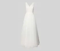 Brautkleid mit Ziersteinen und floraler Spitze