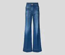 Flared Jeans mit Label-Stitching