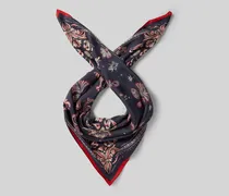 Seidenschal in dreieckiger Form