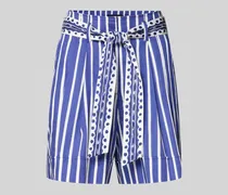 Bermudas mit Bindegürtel und Eingrifftaschen