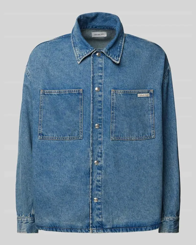 Calvin Klein Relaxed Fit Jeanshemd mit Label-Patch Jeansblau