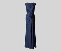 Abendkleid mit Raffungen
