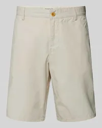 Gant Relaxed Fit Shorts mit Gürtelfalten Kitt