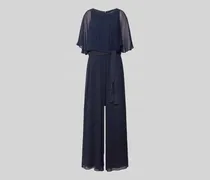 Jumpsuit aus fließendem Stoff mit Bindegürtel