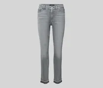 Slim Fit Jeans im Used-Look mit Ziersteinen