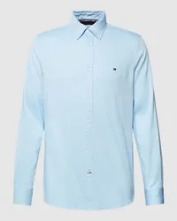 Tommy Hilfiger Slim Fit Freizeithemd mit Button-Down-Kragen Modell 'CORE Hellblau